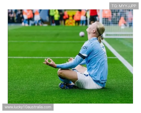 绝杀英雄德里赫特：曼联96分钟救主，更衣室领袖气质