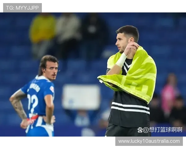 贝蒂斯副队长卡布雷拉呼吁球迷克制，加西亚回归受关注