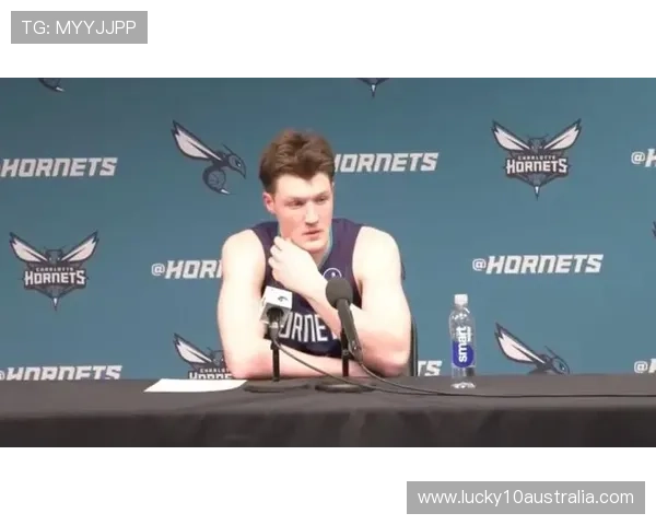 黄蜂新秀克尼普尔谈防守字母哥：其暗肘技巧难以捕捉