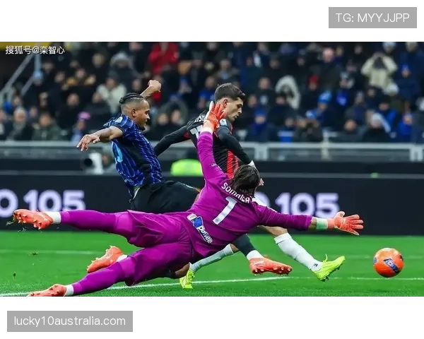 罗马主场3-0完胜克雷莫纳,克里斯坦特传射建功助球队升至积分榜第三 罗马主场3-0完胜克雷莫纳,克里斯坦特传射建功助球队升至积分榜第三